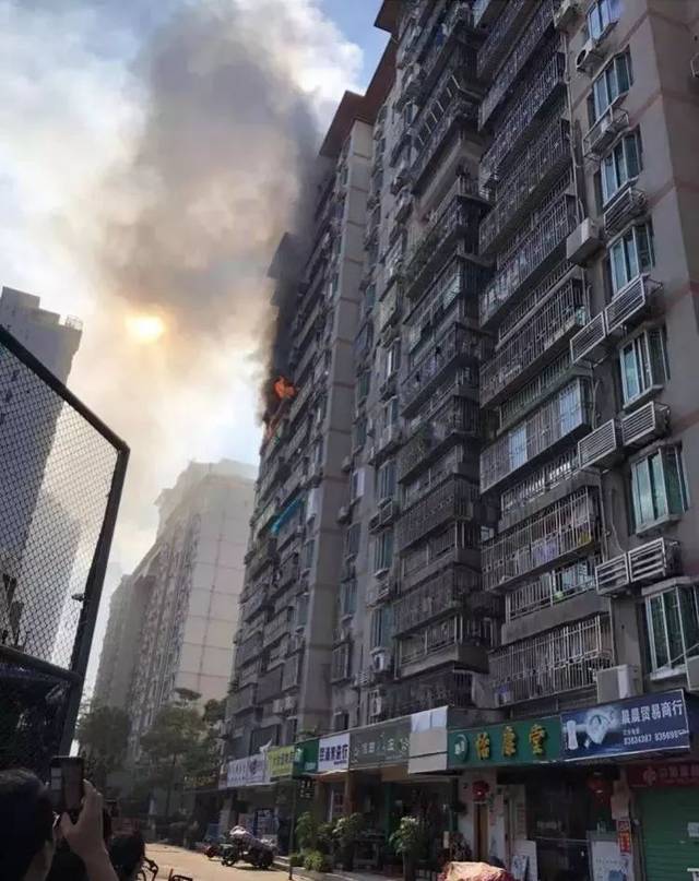 深圳某小区爆炸事件背后的房价之谜，每平方米高达十八万